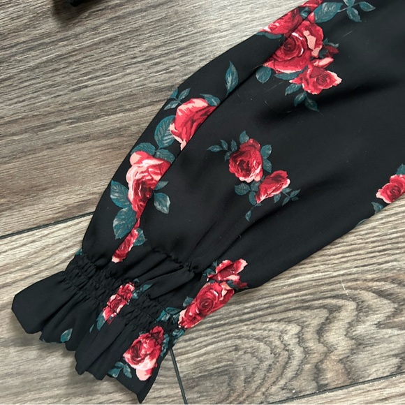 H&M Black Floral Semi Sheer Ruffle Blouse Whimsy  Goth Size 6 - Picture 3 of 12